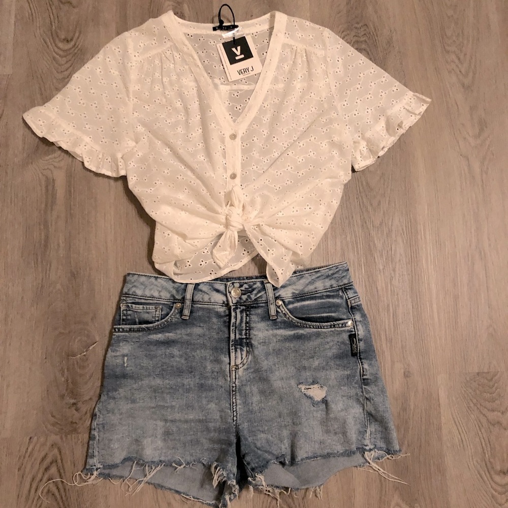 VERY J Women’s White Eyelet Top